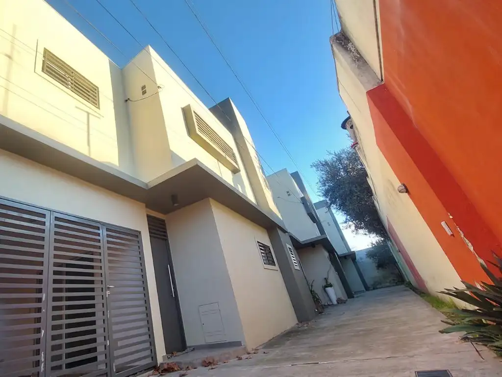 Foto de ALQUILER DEPARTAMENTO DE PASILLO 3 DORMITORIOS ZONA SUR ROSARIO, imagen 1
