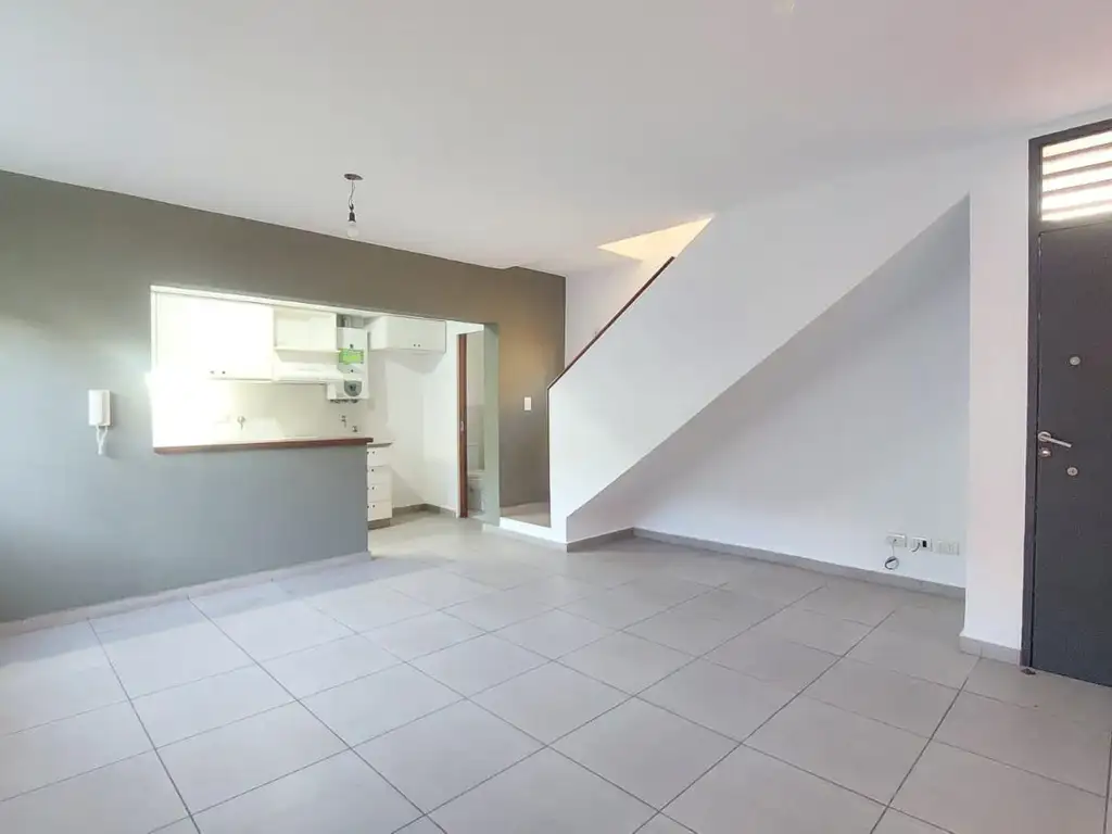 Foto de ALQUILER DEPARTAMENTO DE PASILLO 3 DORMITORIOS ZONA SUR ROSARIO, imagen 3
