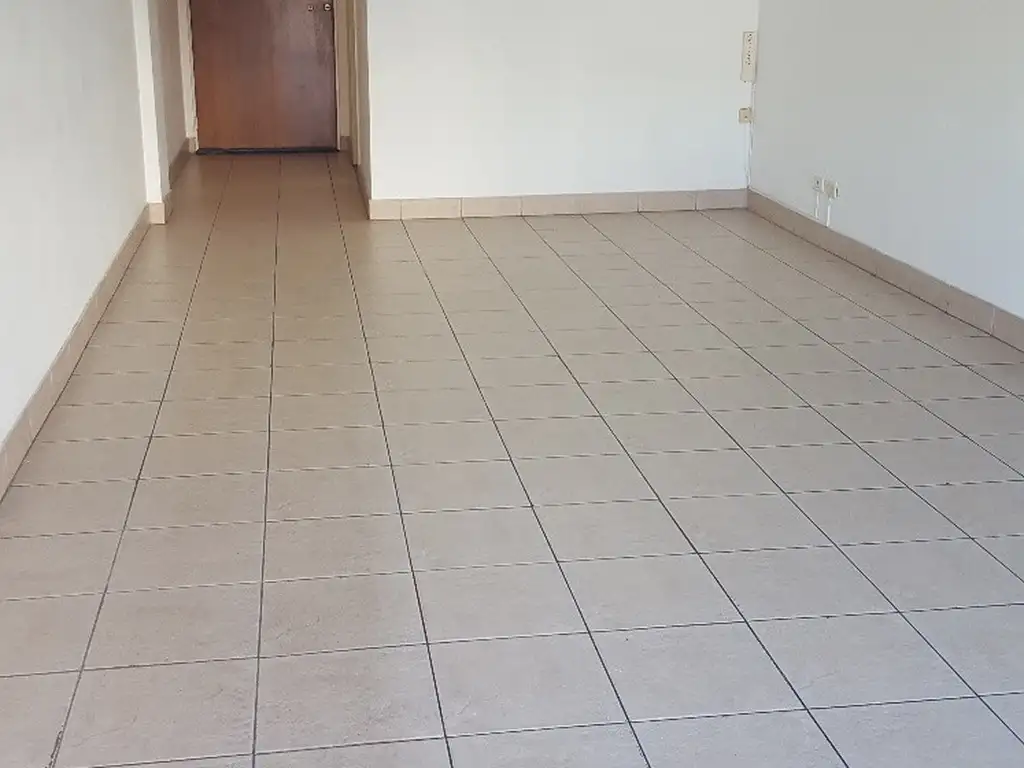 Foto de Balcón al Frente. Comedor Diario ó ESCRITORIO (3er.DORMITORIO).Luminoso, imagen 3