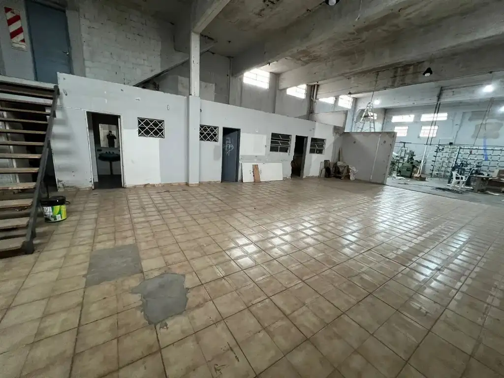 Foto de Alquiler Galpón 320 m en Villa Ballester | Excelente Estado | 2 Baños |, imagen 3