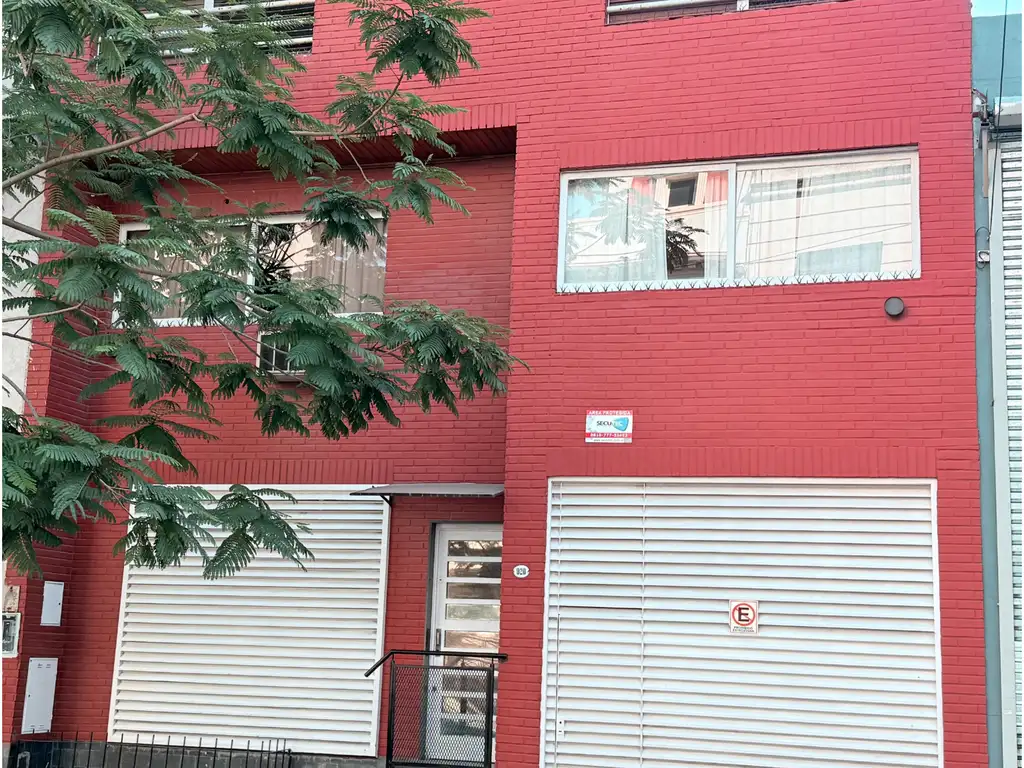 Foto de SOLO USO COMERCIAL -- 450 M2 IDEAL DEPOSITO/OFICINAS/VENTA ON LINE, imagen 2