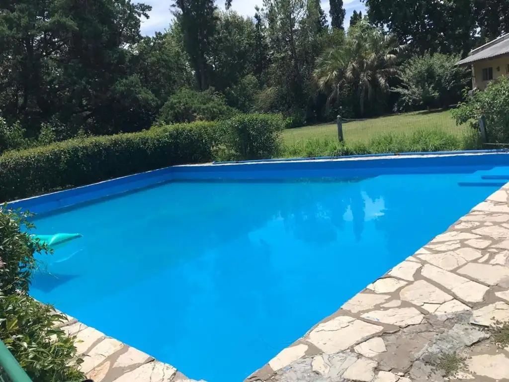 Foto de Amplio terreno parquizado c/pileta y quincho, Las Heras, imagen 2