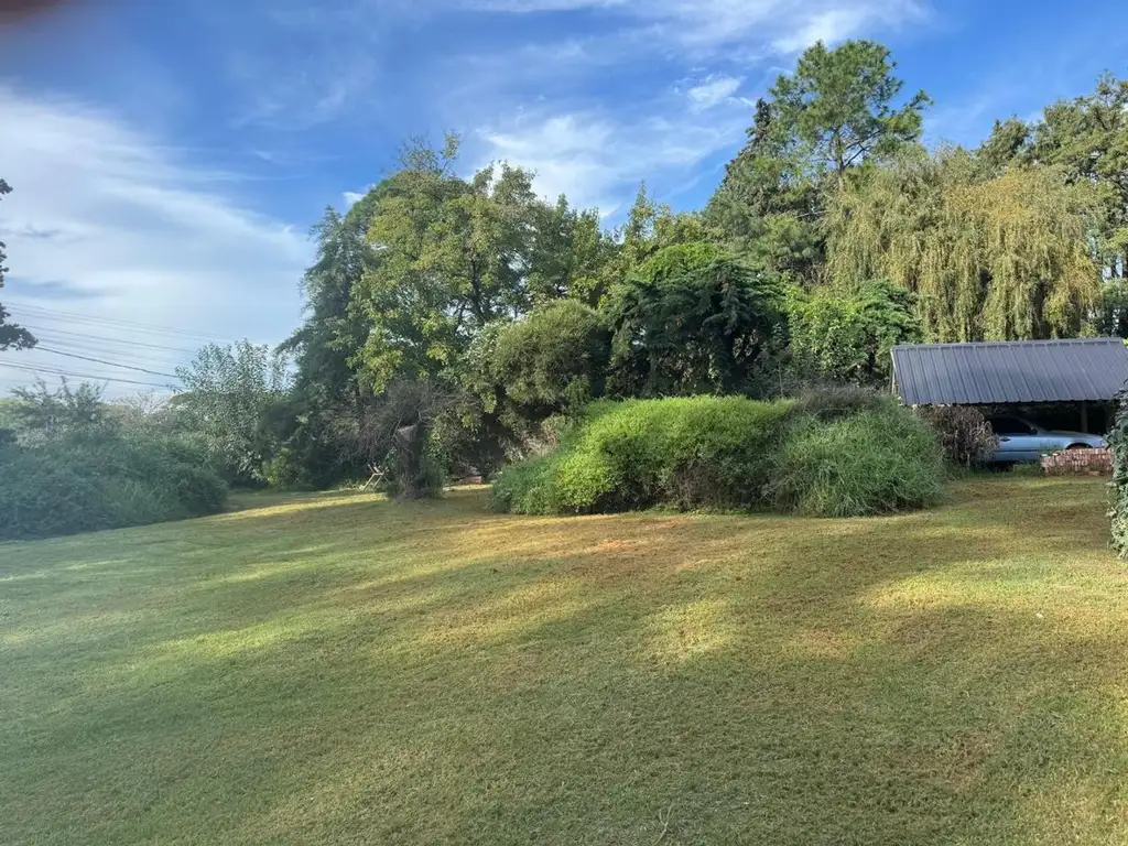 Foto de Amplio terreno parquizado c/pileta y quincho, Las Heras, imagen 4