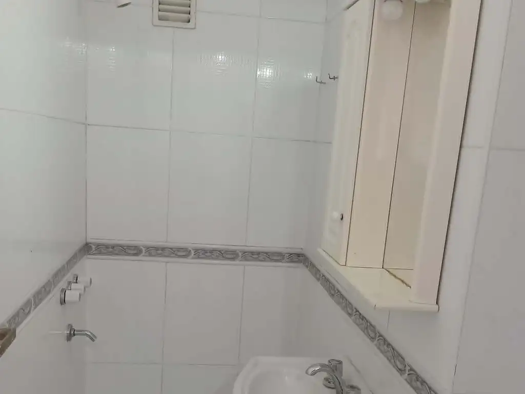 Foto de Muy buen depto de 1 Ambiente al frente con balcon, imagen 5