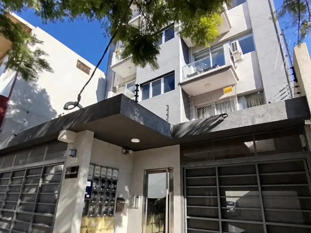 Foto de Hermoso departamento de 2 ambientes con cochera, imagen 2