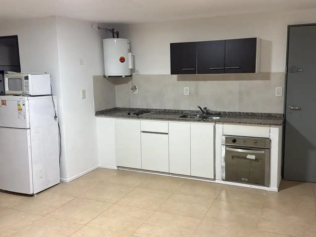 Foto de Amplio monoambiente sin expensas, en Castelar., imagen 4