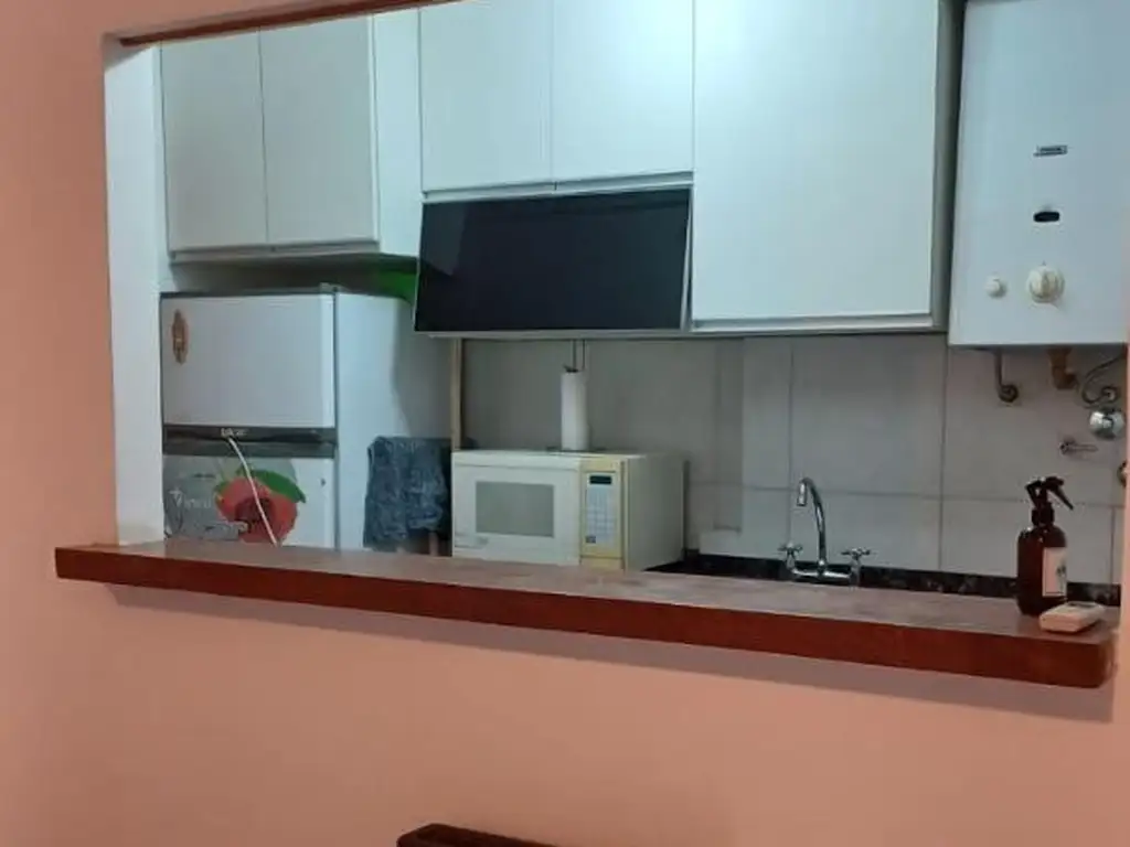 Foto de DEPARTAMENTO AMOBLADO. BAJAS EXPENSAS, imagen 1