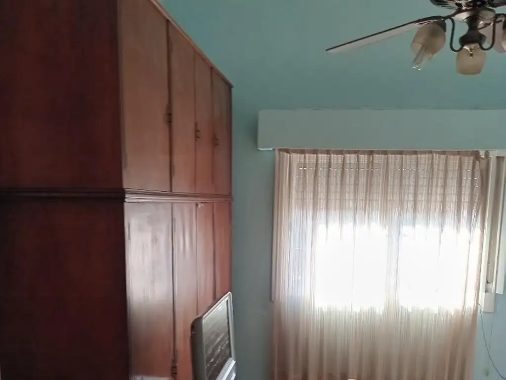 Foto de CASA DE DOS PLANTAS DE 4 AMBIENTES, imagen 2