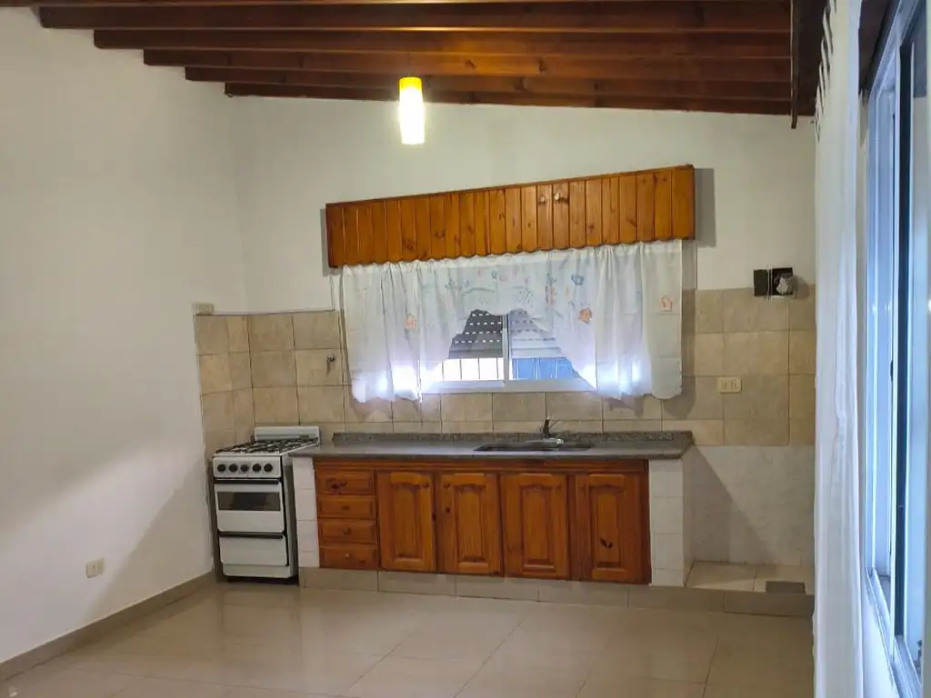 Foto de CASA 2 AMBIENTES EN ALQUILER VILLA BALLESTER, imagen 1