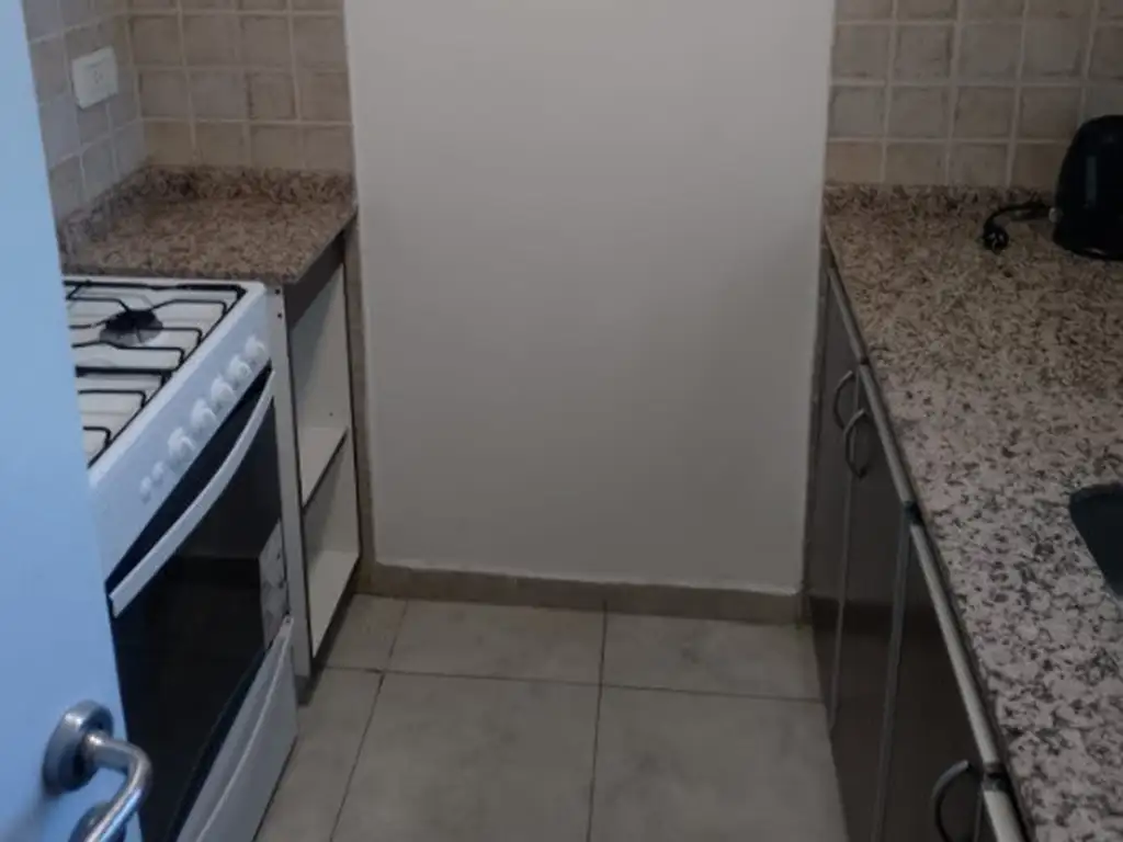 Foto de DEPARTAMENTO MONOAMBIENTE APTO PROFESIONAL EN ALQUILER - MORON CENTRO, imagen 4