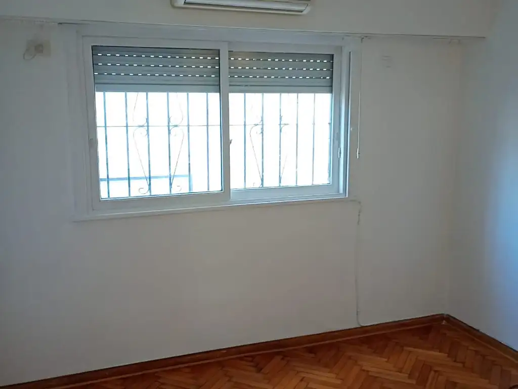 Foto de DEPARTAMENTO DE 3 AMBIENTES // MUY LUMINOSO // MUY BUENA UBICACION//, imagen 2