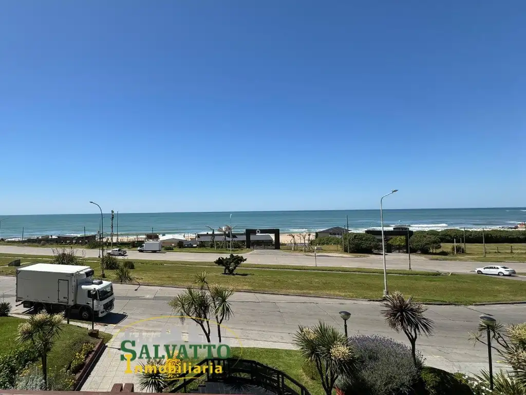 Foto de Departamento 3 ambientes frente al mar, totalmente reciclado, imagen 1