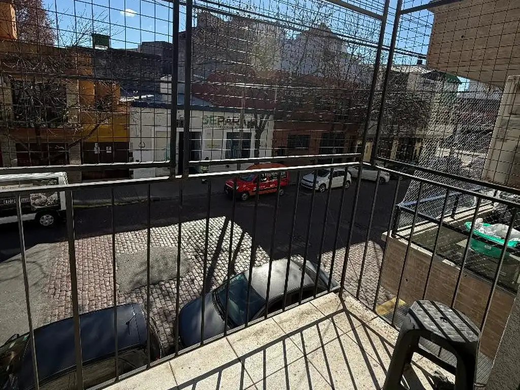 Foto de Dpto 2 amb, al frente con balcon, regia luz y sol, excelente ubicacion, imagen 2