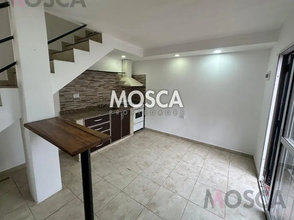 Foto de Duplex dos ambientes en alquiler La Reja centro, imagen 4