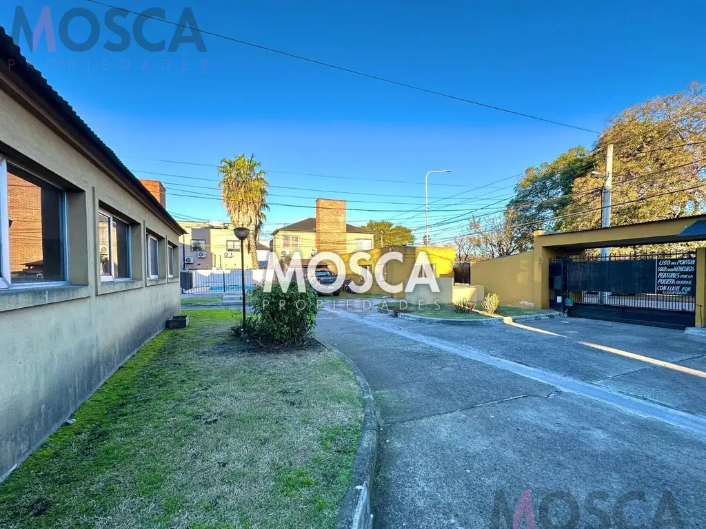Foto de Departamento dos ambientes en alquiler Moreno centro, imagen 3