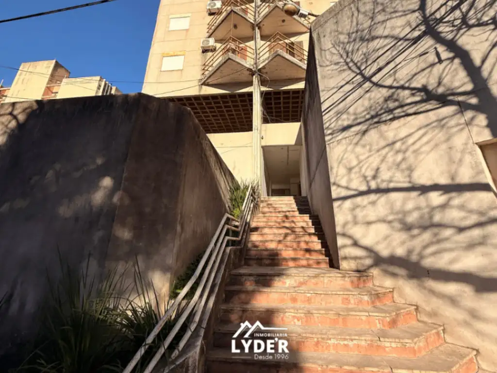 Foto de Departamento en alquiler c/ cochera. Pellegrini 440. 8vo Piso, frente., imagen 1