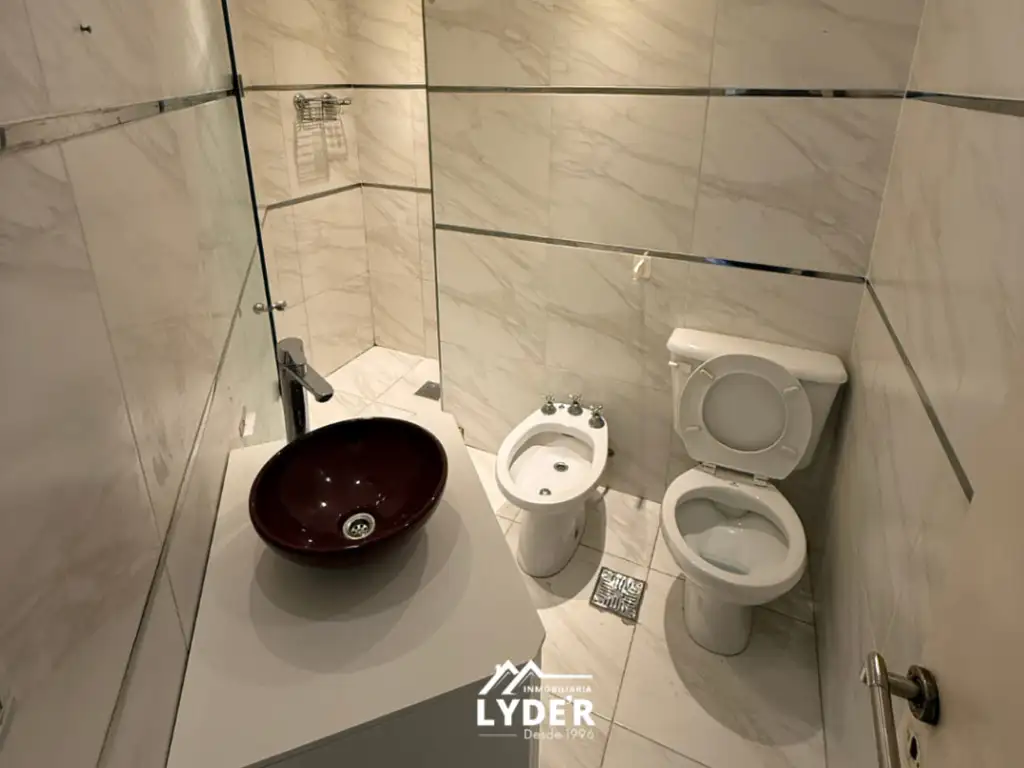Foto de Departamento en alquiler c/ cochera. Pellegrini 440. 8vo Piso, frente., imagen 2