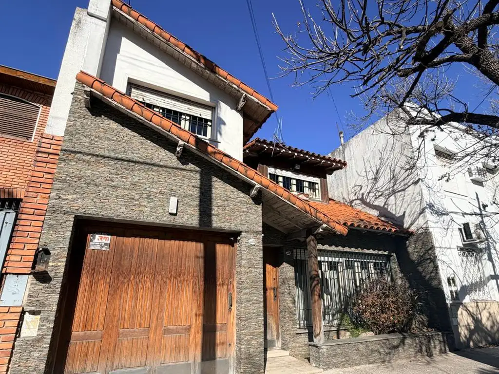 Foto de "Alquiler comercial" Casa de 5 ambientes más playroom, cochera, terraza, imagen 3