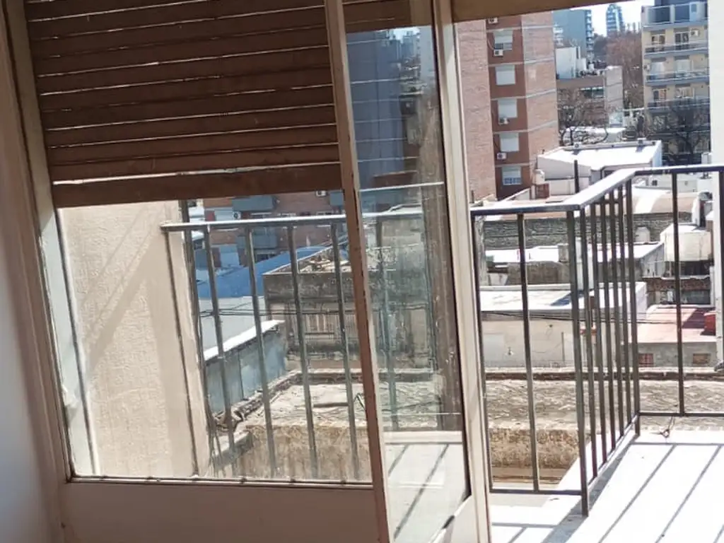 Foto de Alquiler: Tres Dormitorios externo Balcón, imagen 2