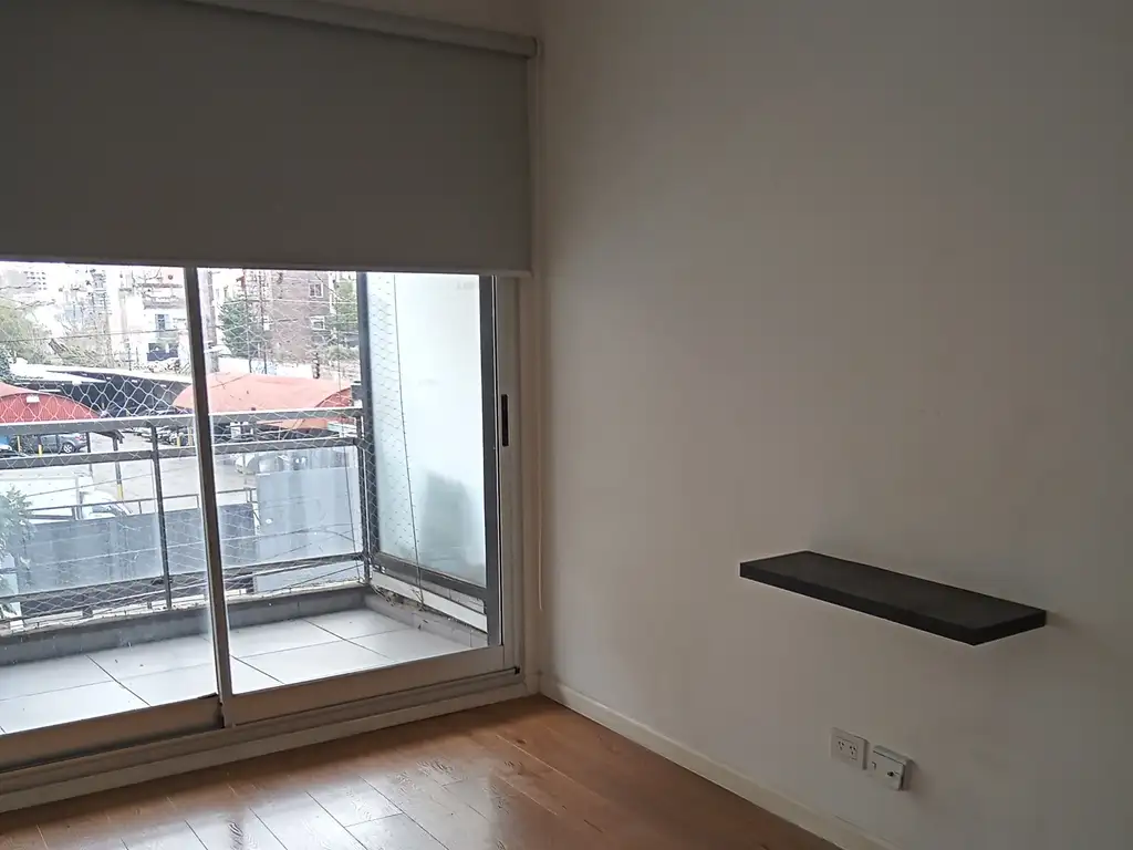 Foto de Alquiler monoambiente al frente con balcón, imagen 1