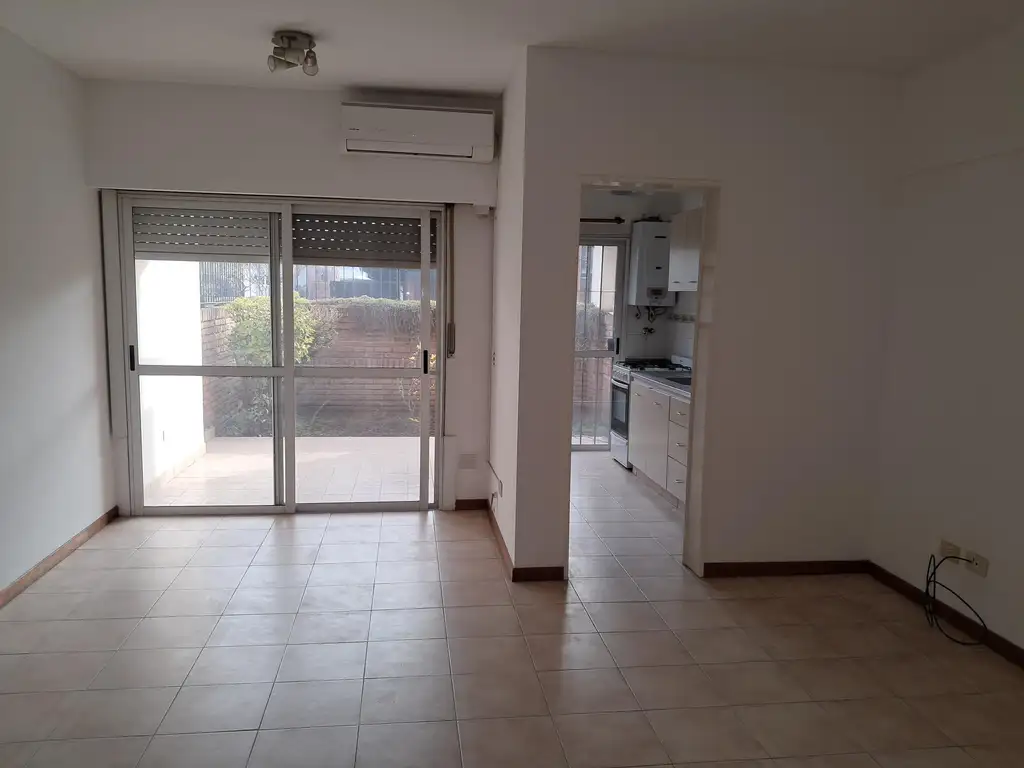 Foto de Hermoso Departamento de 2 ambientes con Jardin propio., imagen 5