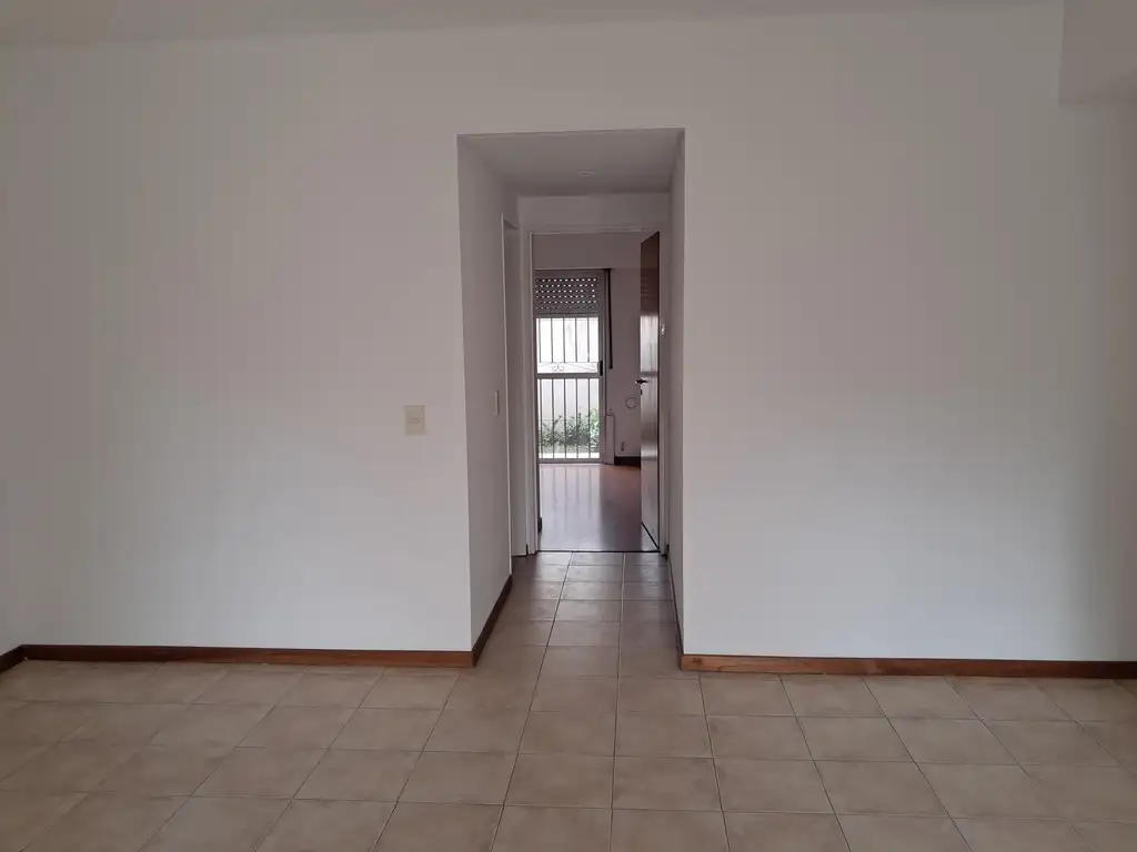 Foto de Hermoso Departamento de 2 ambientes con Jardin propio., imagen 4