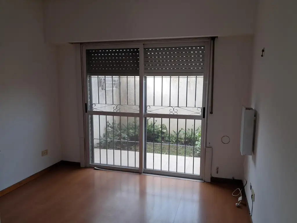 Foto de Hermoso Departamento de 2 ambientes con Jardin propio., imagen 2
