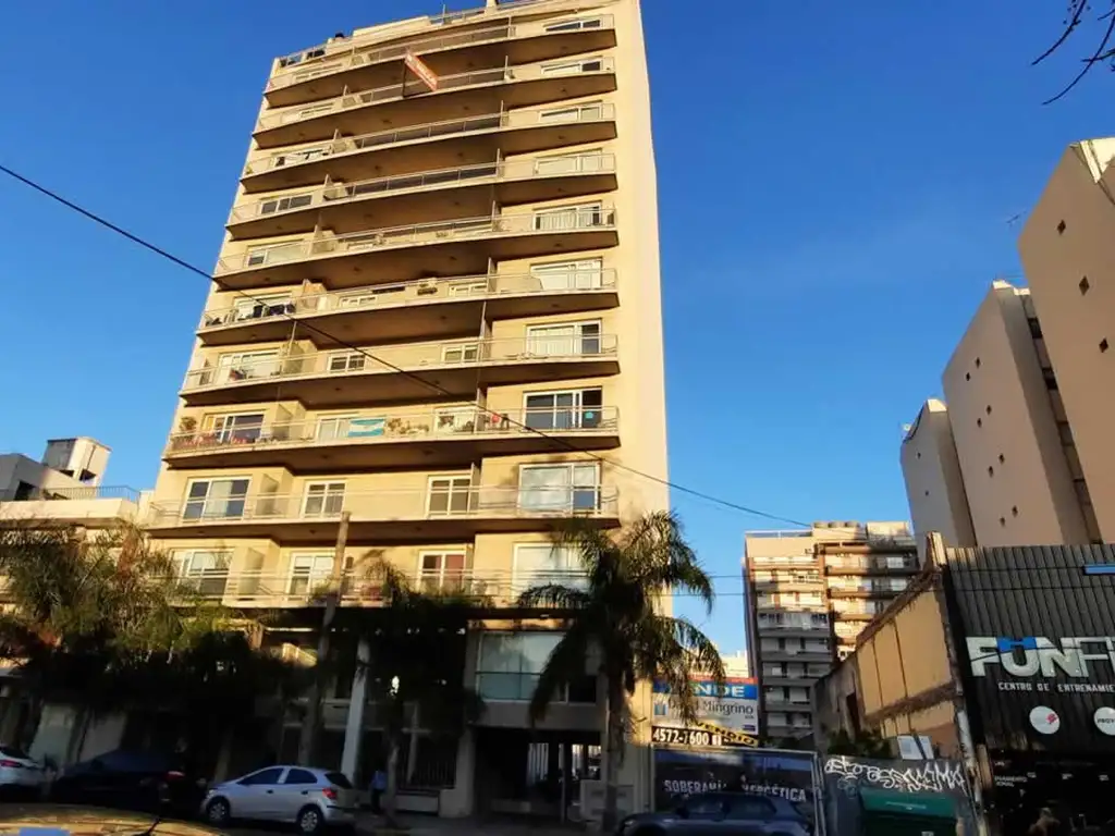 Foto de EXCELENTE DEPARTAMENTO UN AMBIENTE CON COCHERA PRIVADA DESCUBIERTA, imagen 2