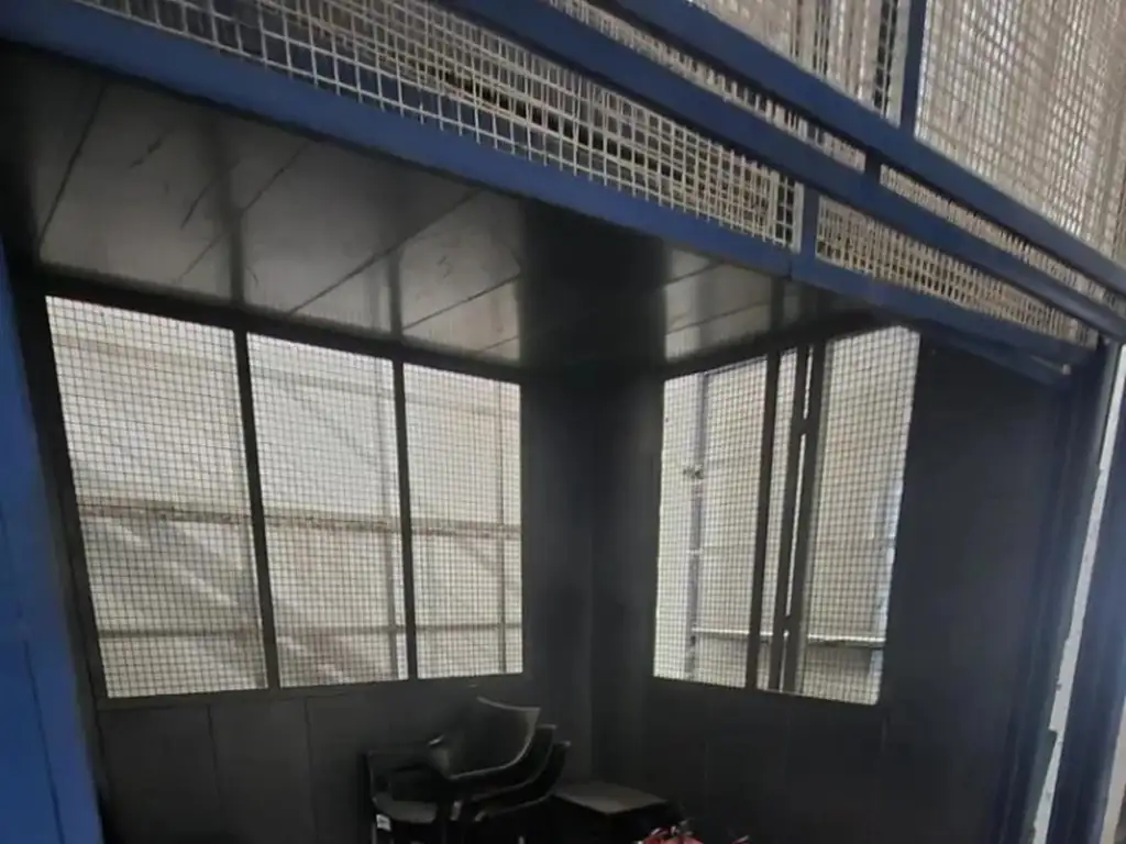 Foto de Alquiler | Local comercial | 3 plantas | Capitán Bermúdez | Barrio, imagen 2