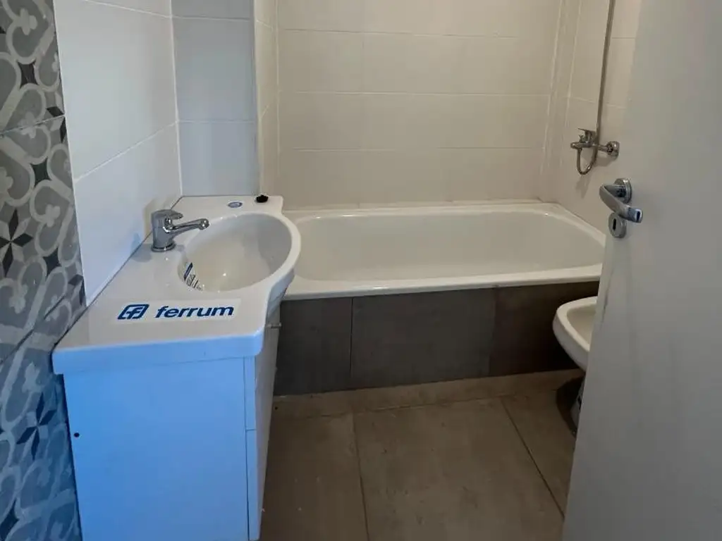 Foto de Alquiler departamento 1 ambiente al frente en Almagro, imagen 1