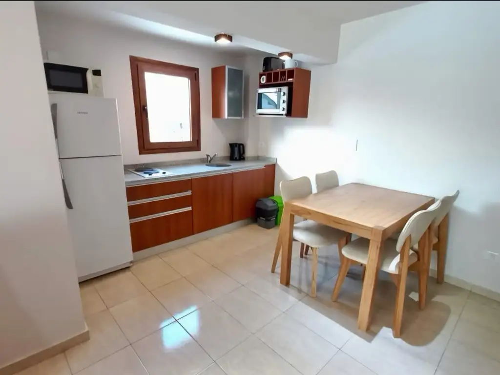 Foto de Precioso monoambiente, en primer piso, con baño completo y entrada de, imagen 2