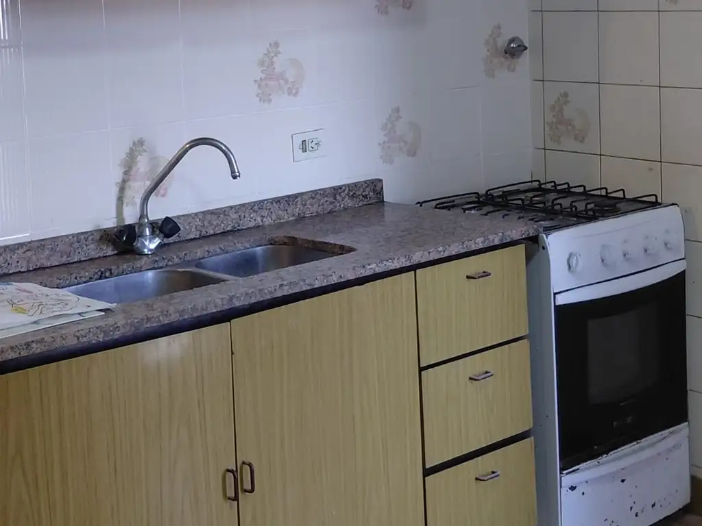 Foto de DEPARTAMENTO DE 3 AMBIENTES EN ALQUILER – COMPLEJO DE TORRES Florentino, imagen 2