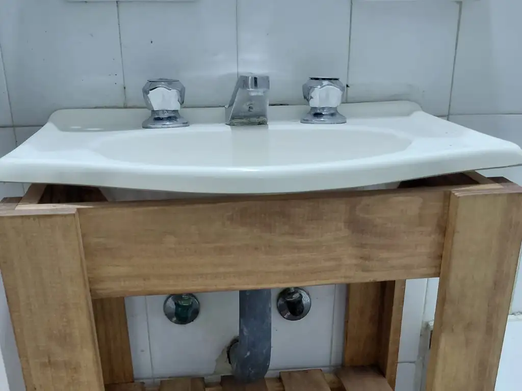 Foto de DEPARTAMENTO DE 3 AMBIENTES EN ALQUILER – COMPLEJO DE TORRES Florentino, imagen 1