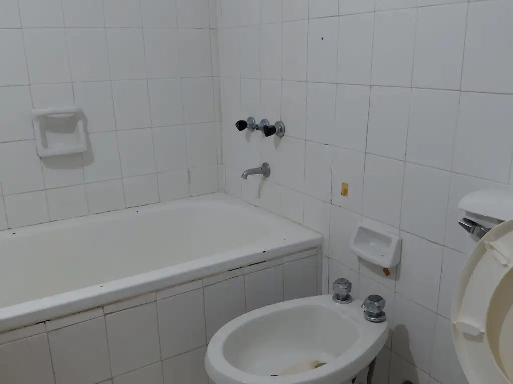Foto de DEPARTAMENTO DE 3 AMBIENTES EN ALQUILER – COMPLEJO DE TORRES Florentino, imagen 3