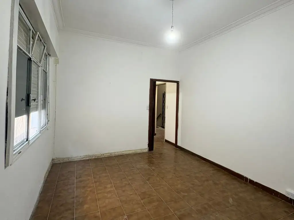 Foto de PH 2 Ambientes Muy Luminoso en Excelente Ubicación – Villa Luro – ¡SIN, imagen 4