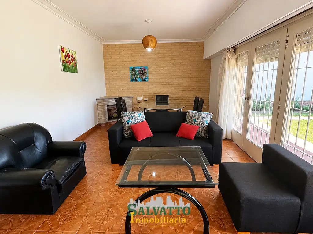 Foto de Chalet con dependencia a 1 cuadra del mar en Punta Mogotes, imagen 1