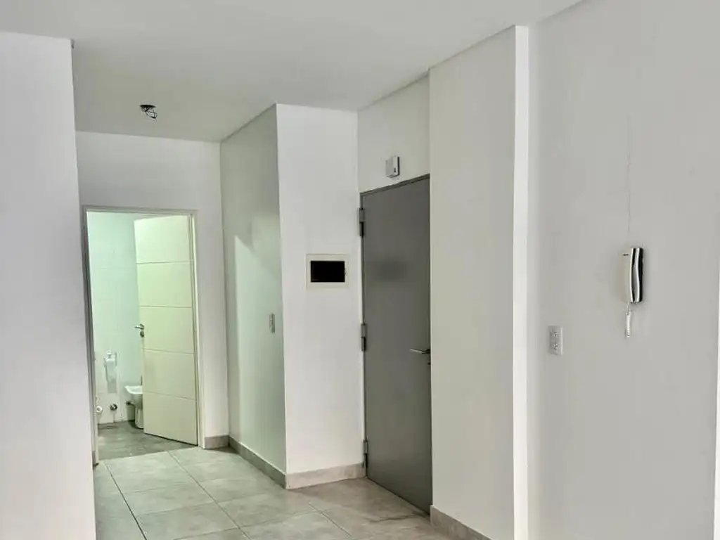 Foto de Excelente monoamb de gran amplitud c/ bcón al ctfte., imagen 4