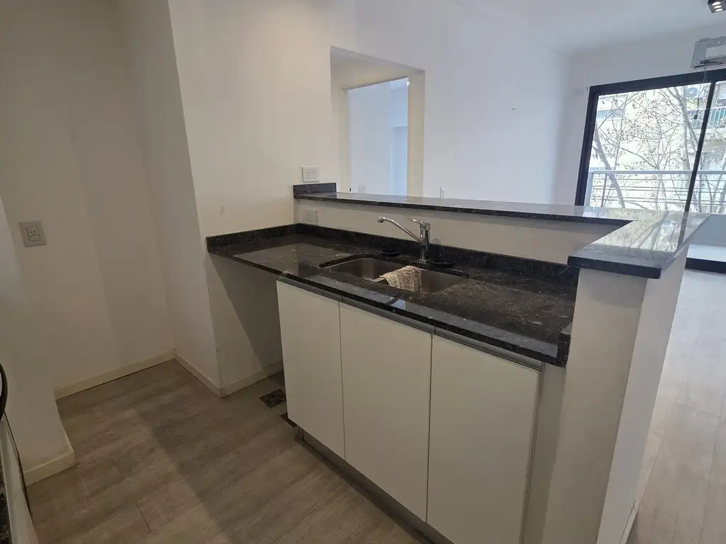 Foto de * 2 AMBIENTES CON BALCON * terraza con parrilla y solarium, imagen 5