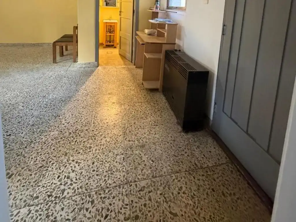 Foto de CASA A REFACCIONAR O MODERNIZAR GARAJE 2 PATIOS TERRAZA, imagen 2