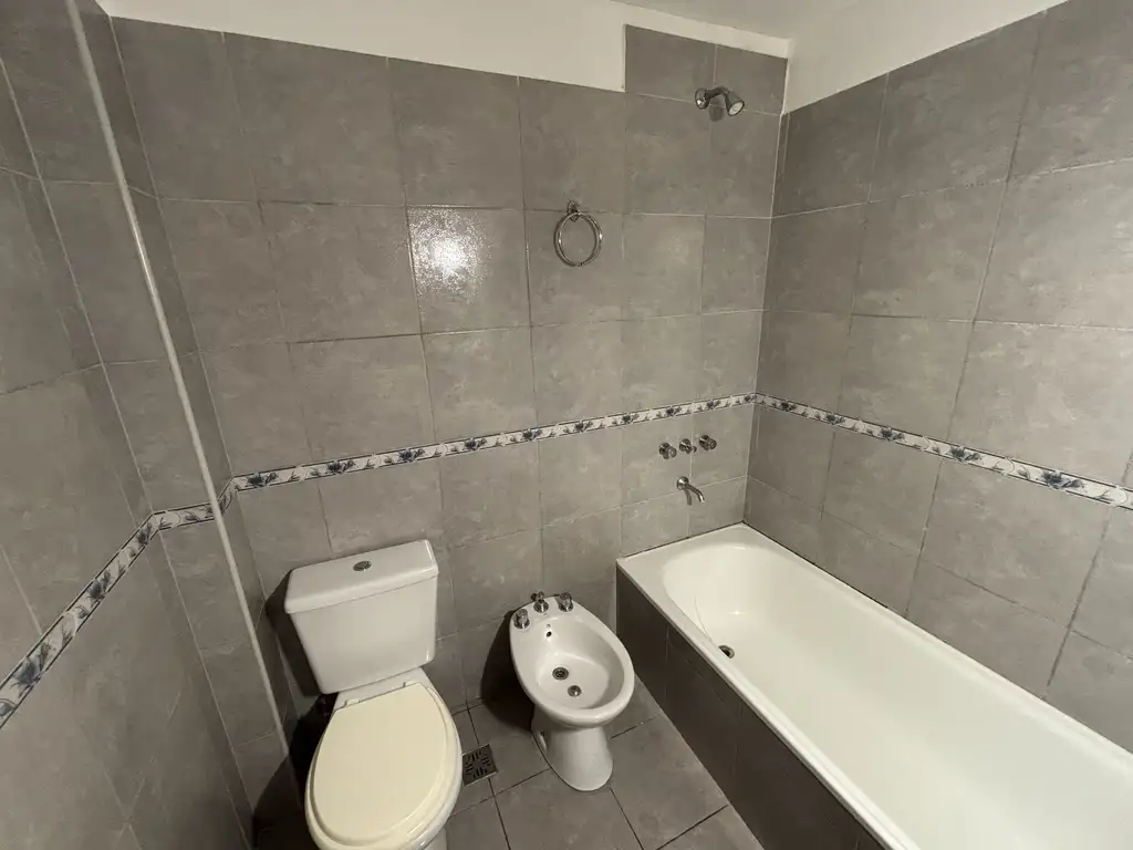 Foto de Departamento en alquiler c/ cochera en San Miguel, imagen 2