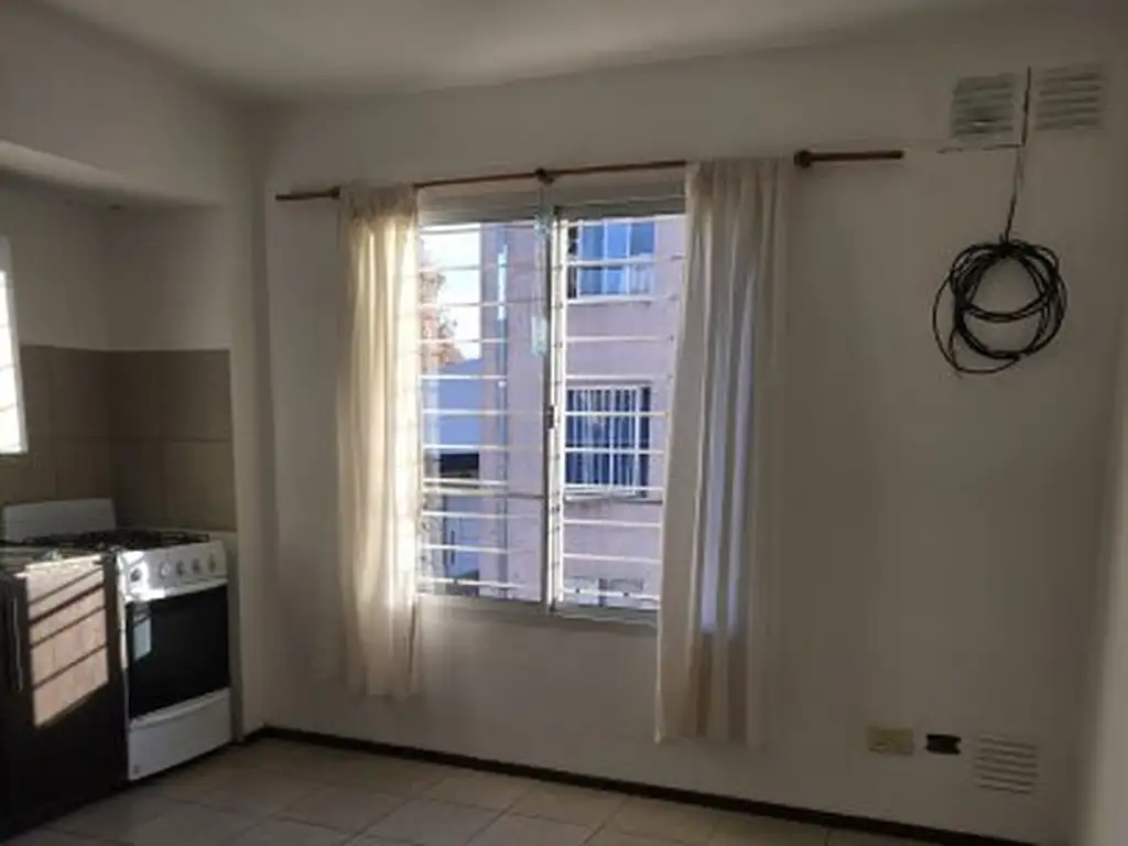 Foto de ALQUILER DPTO UN DORMITORIO ESCALERA ALMAFUERTE 979 ARROYITO, imagen 1