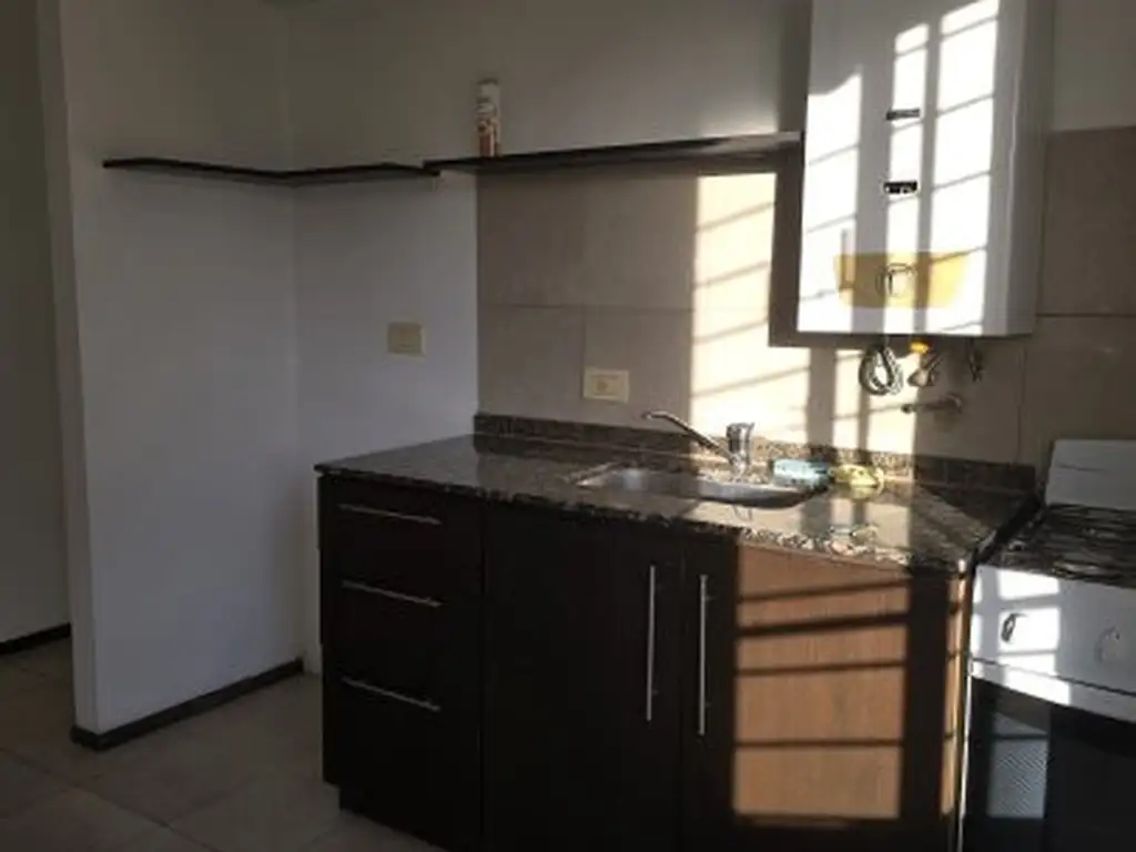 Foto de ALQUILER DPTO UN DORMITORIO ESCALERA ALMAFUERTE 979 ARROYITO, imagen 4