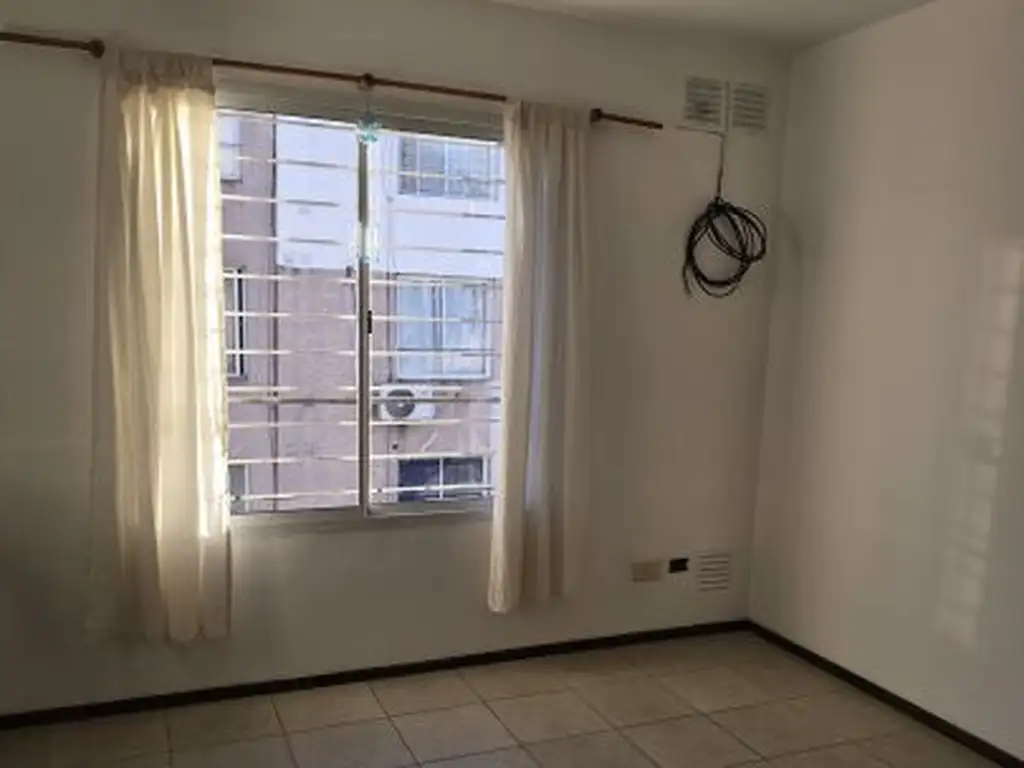 Foto de ALQUILER DPTO UN DORMITORIO ESCALERA ALMAFUERTE 979 ARROYITO, imagen 3