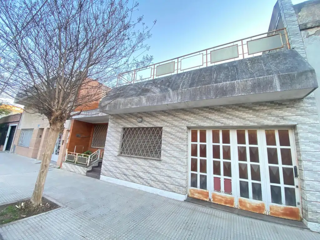 Foto de CASA EN VENTA - TERRENO PROPIO / 2 PLANTAS 7 AMBIENTES., imagen 1