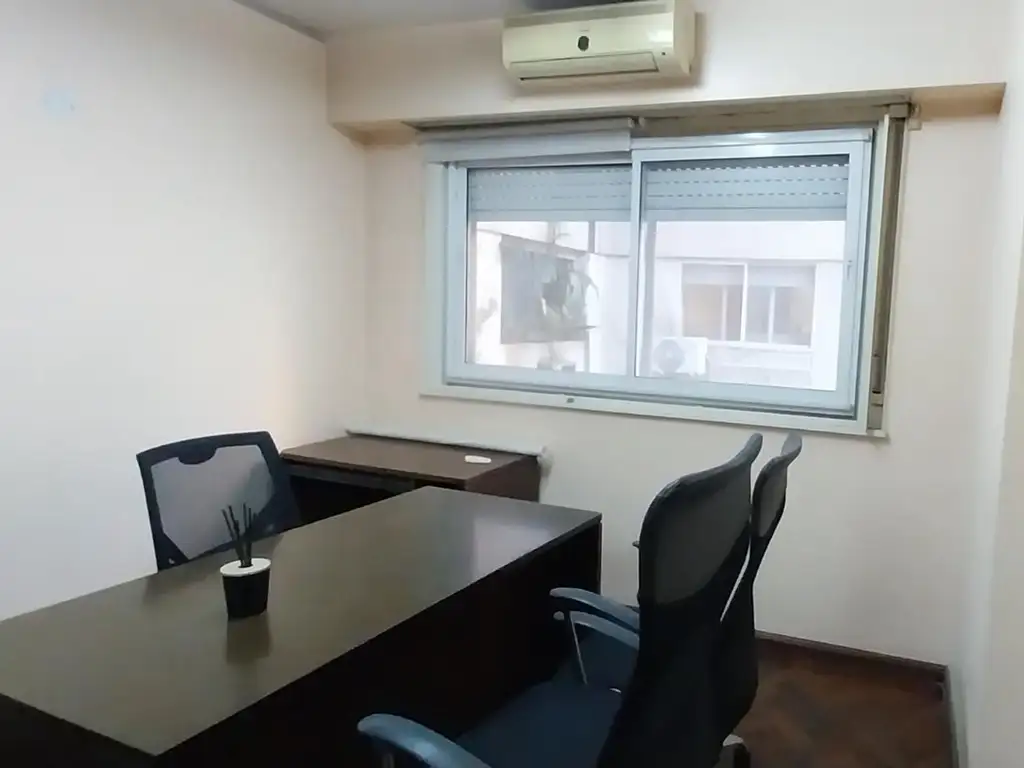 Foto de OFICINA 42mts CON MUEBLES, BAÑO Y KITCHENETTE, imagen 4