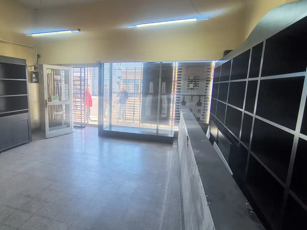Foto de EXCELENTE LOCAL DE 105 MT2, IDEAL MULTIPLES DESTINOS, imagen 4