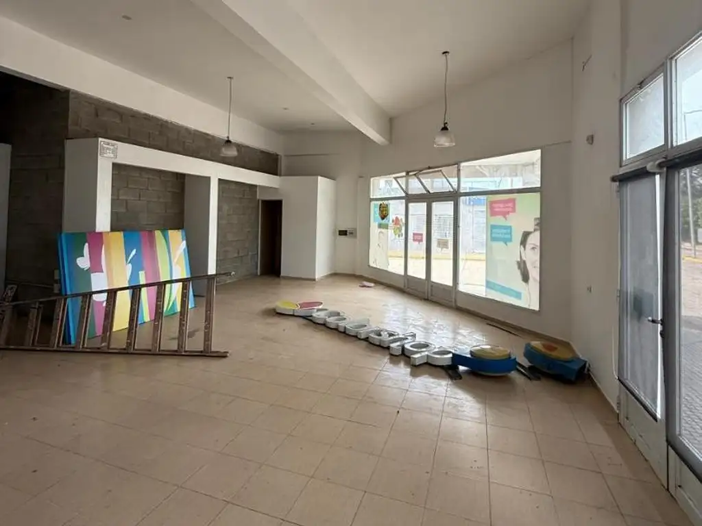 Foto de AMPLIO LOCAL COMERCIAL EN ALQUILER, ARROYO SECO!, imagen 4