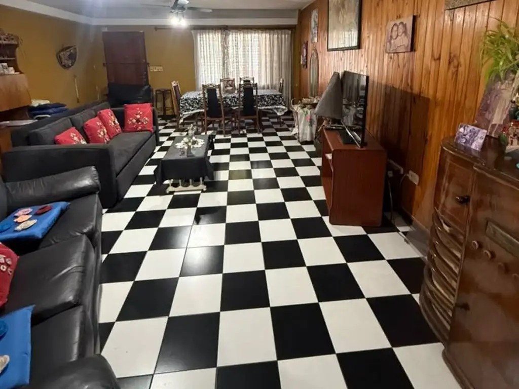 Foto de venta de casa en mataderos de 5 ambientes, imagen 2