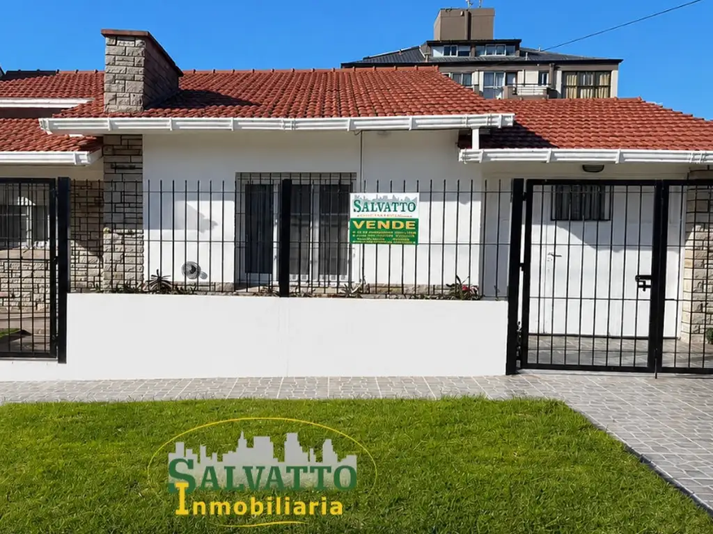 Foto de Chalet reciclado a metros del mar en Punta Mogotes, imagen 1