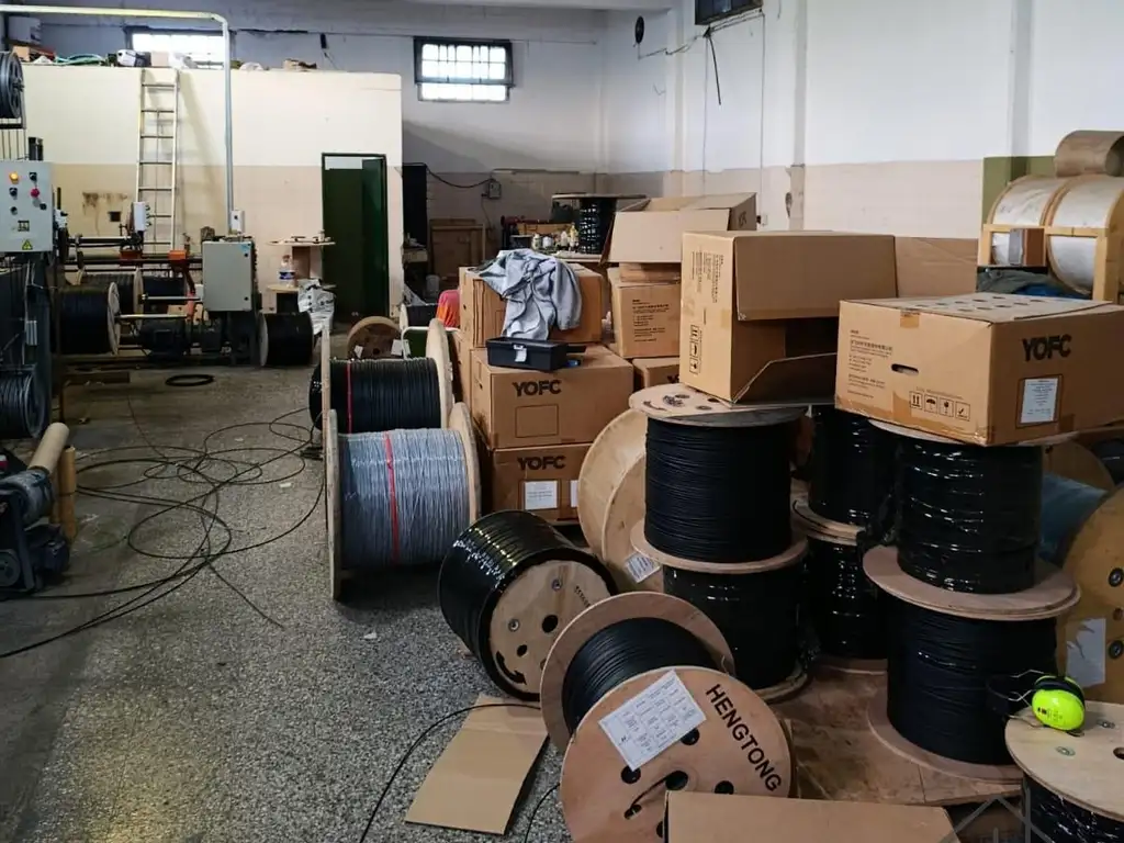 Foto de Depósito en alquiler de 350m2 ubicado en Quilmes Oeste, imagen 5